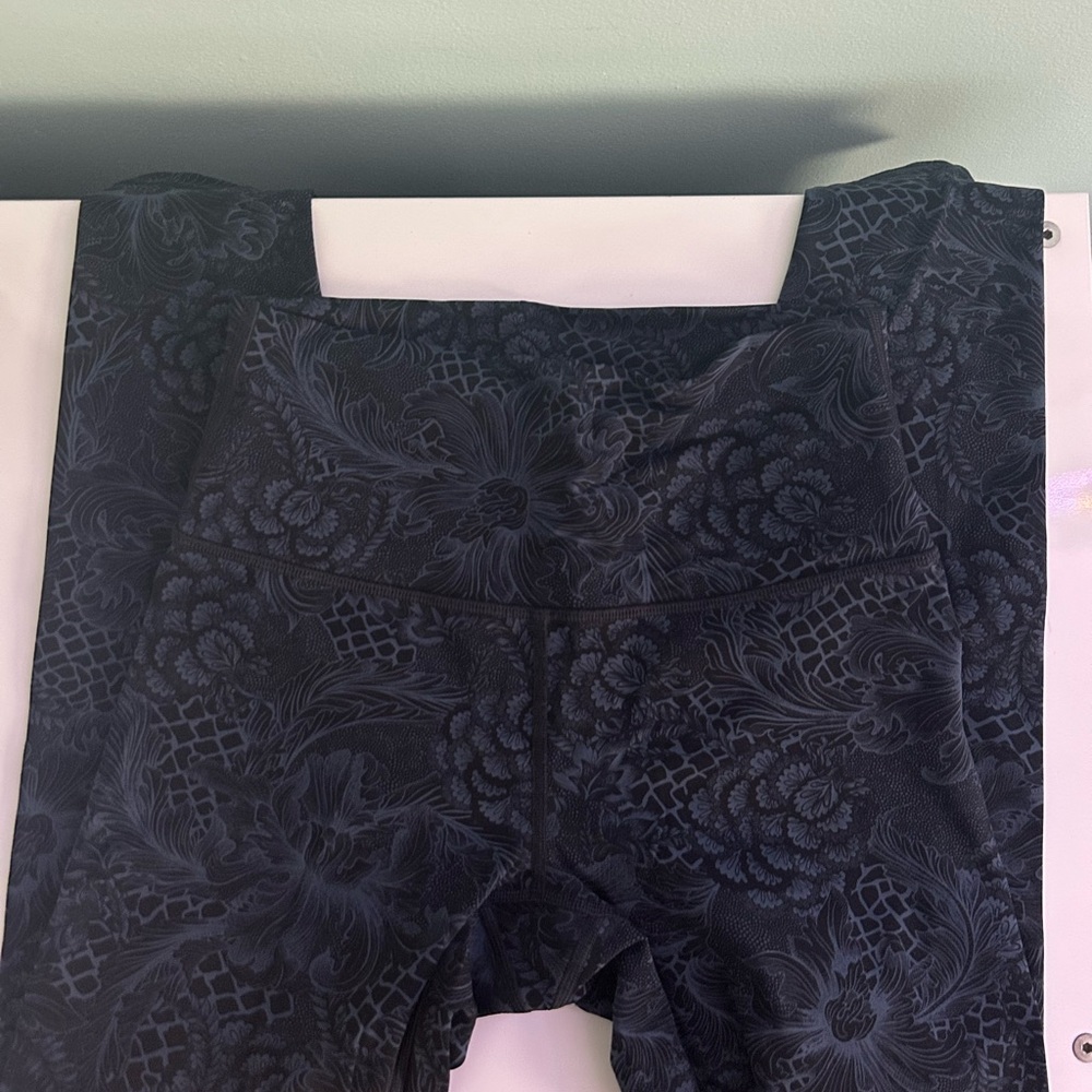 Lululemon Athletica Black Leggings with Elegant Design